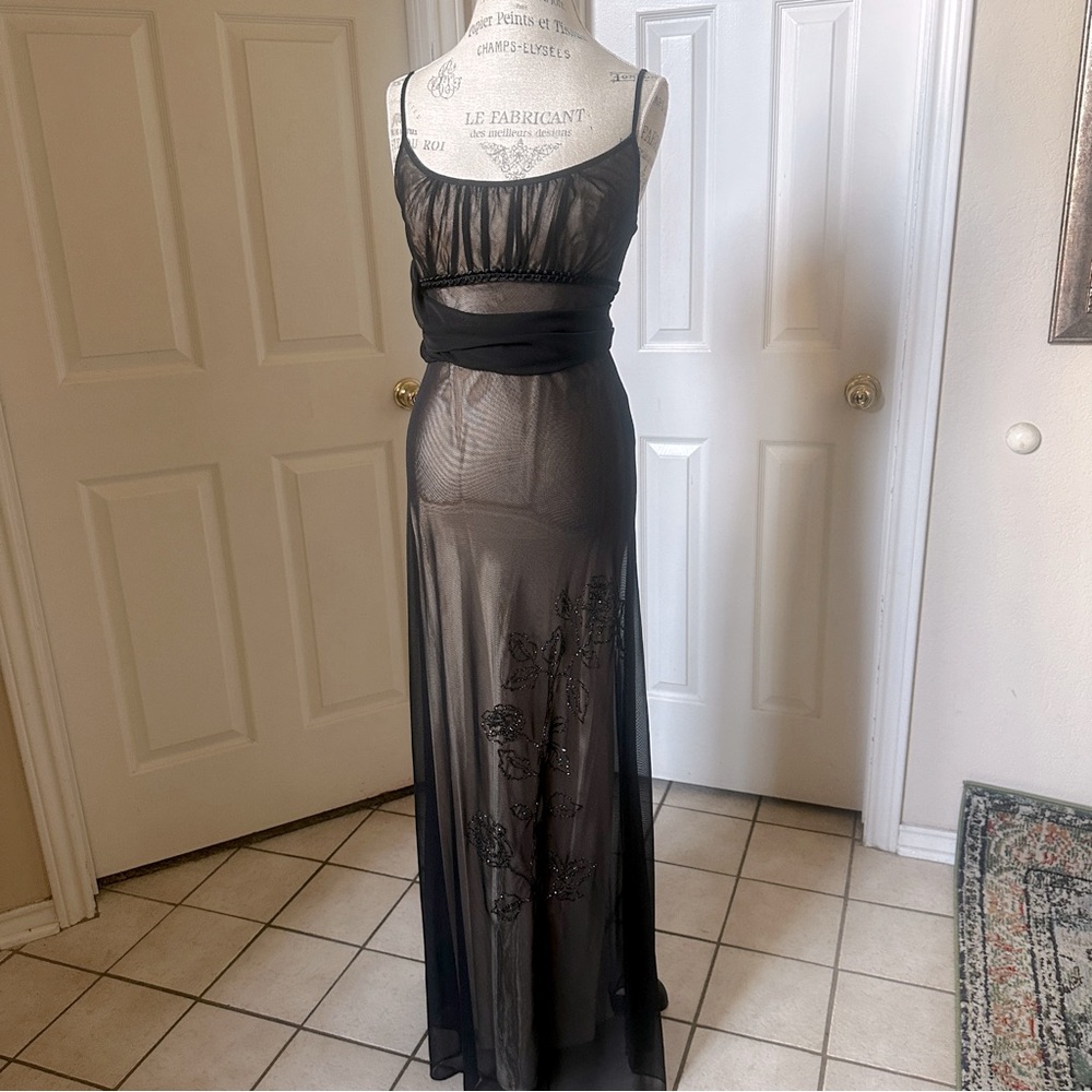 Black Over Gold Vintage Design Long Dress - Picture 11 of 16